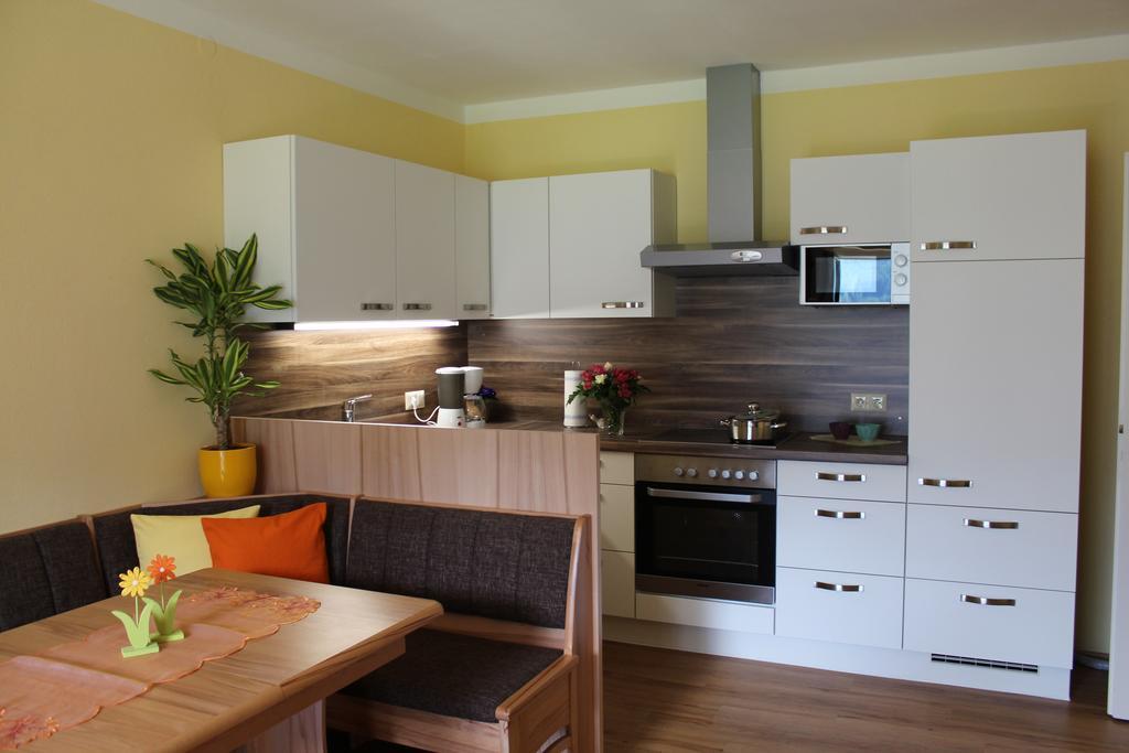 Pension & Ferienwohnung Sonnleiten Gnesau Δωμάτιο φωτογραφία